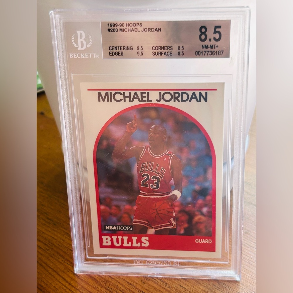 Michael Jordan Bulls NBA Hoops Card 1989 -1990